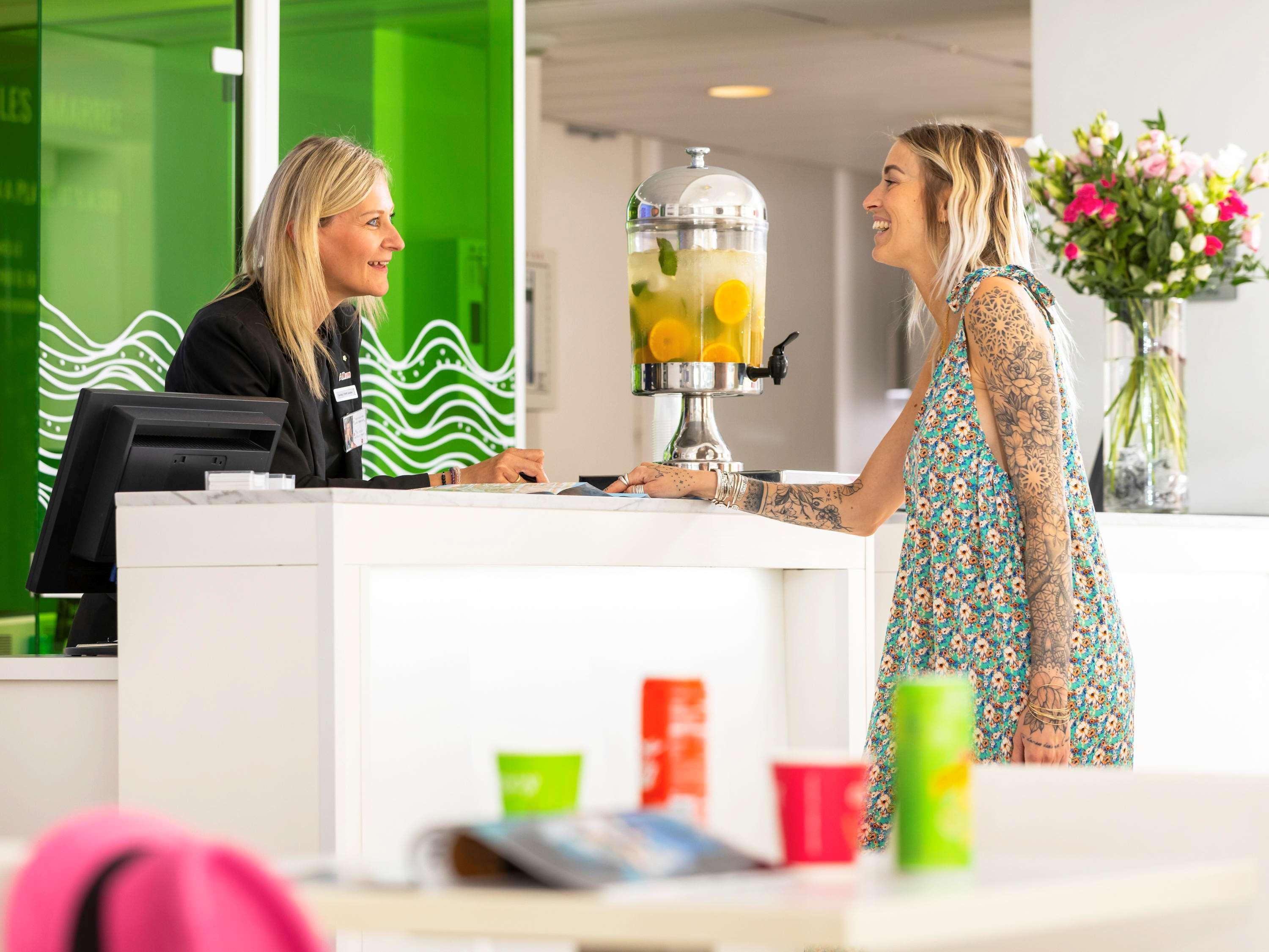 Ibis Styles Menton Centre Hotel Exterior photo