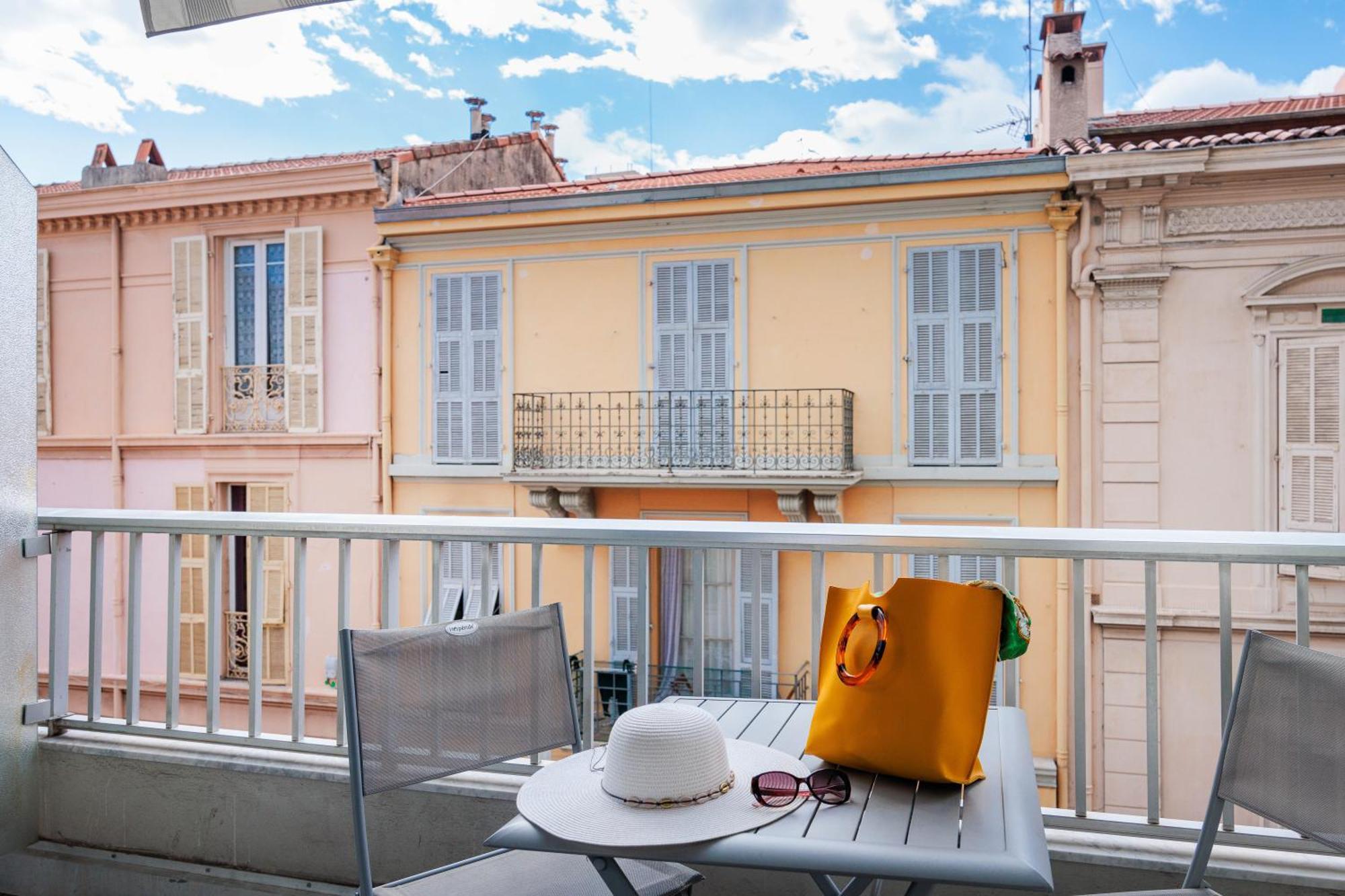 Ibis Styles Menton Centre Hotel Exterior photo