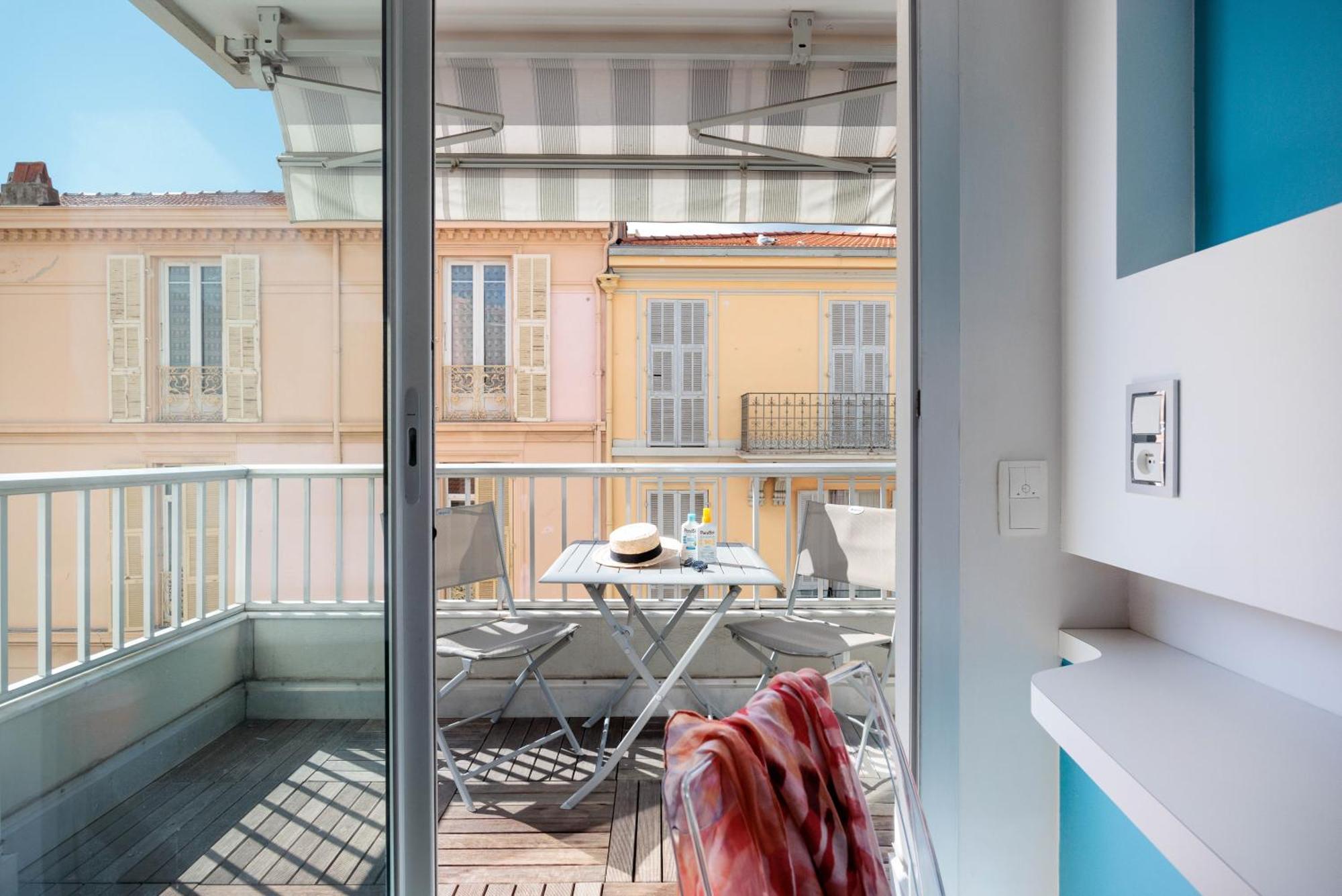 Ibis Styles Menton Centre Hotel Exterior photo