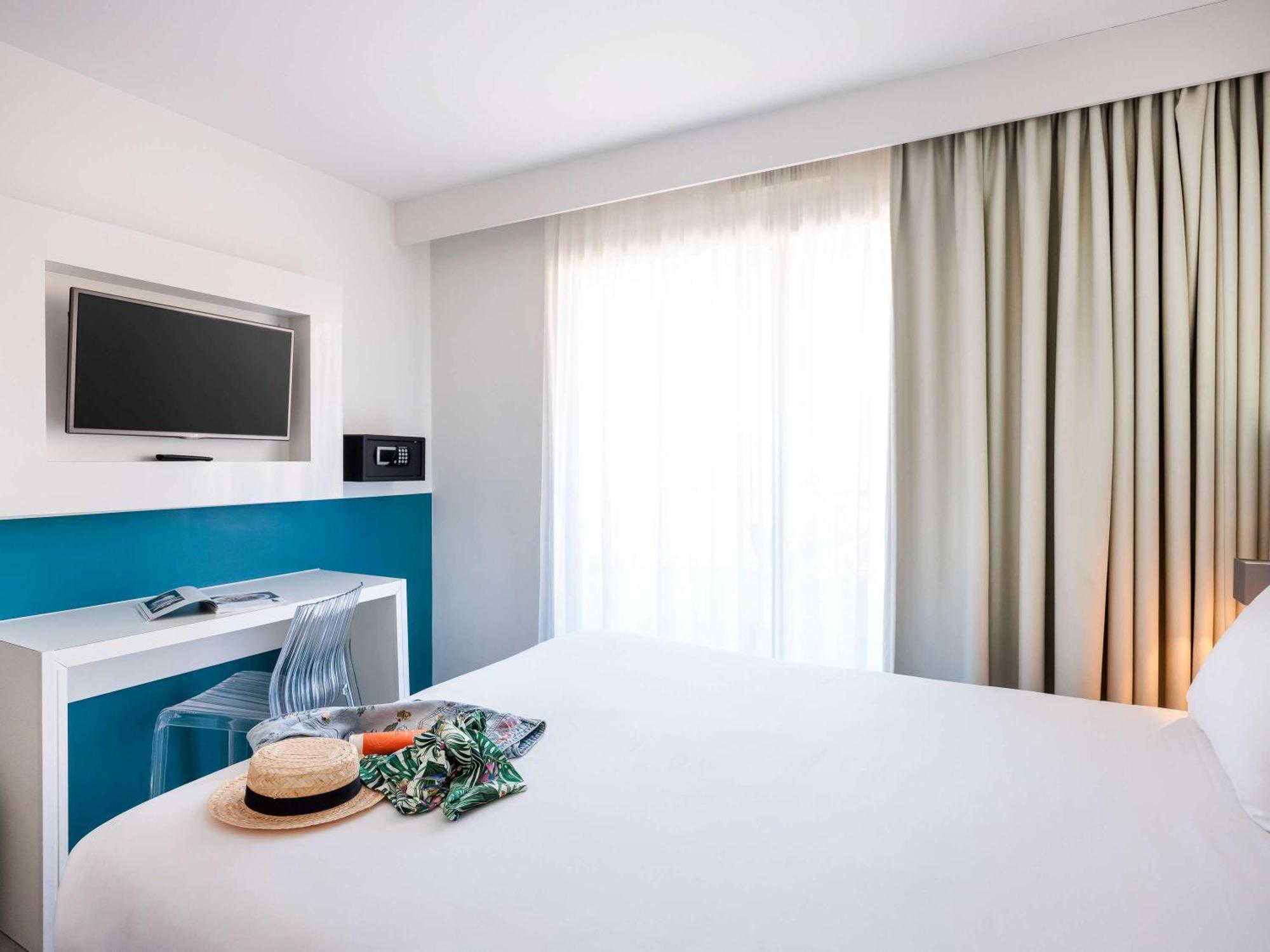 Ibis Styles Menton Centre Hotel Exterior photo